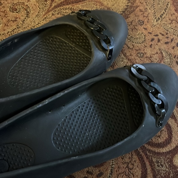 Crocs size 8 - Picture 2 of 2